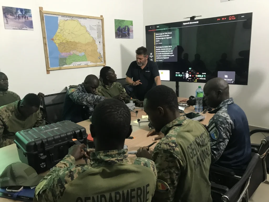 Formación práctica con drones UAS para participantes del proyecto GARSI Sahel en Senegal